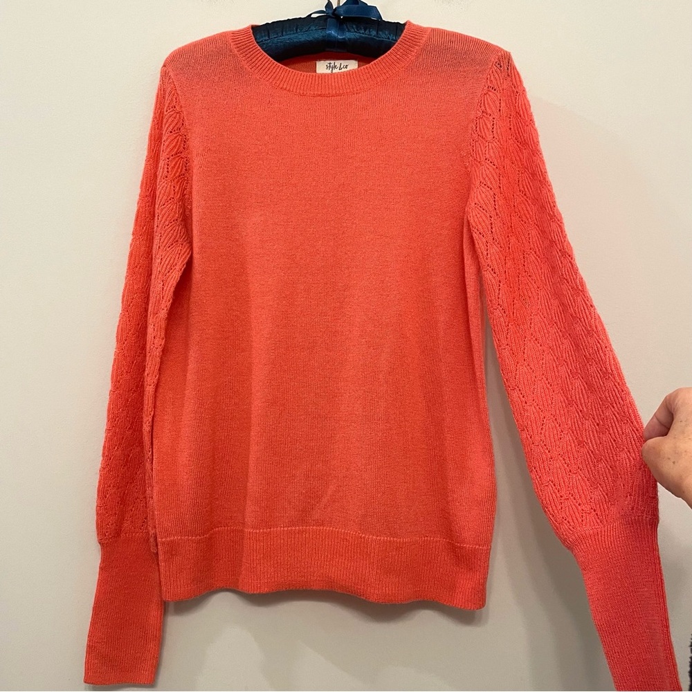 Style & Co. Crewneck Sweater Coral Accent Sleeve Women’s size S‎ Like New